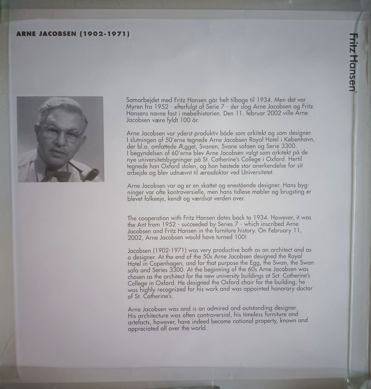 Fritz Hansen plakat om Arne Jacobsen (1902–1971) med portræt, 2002