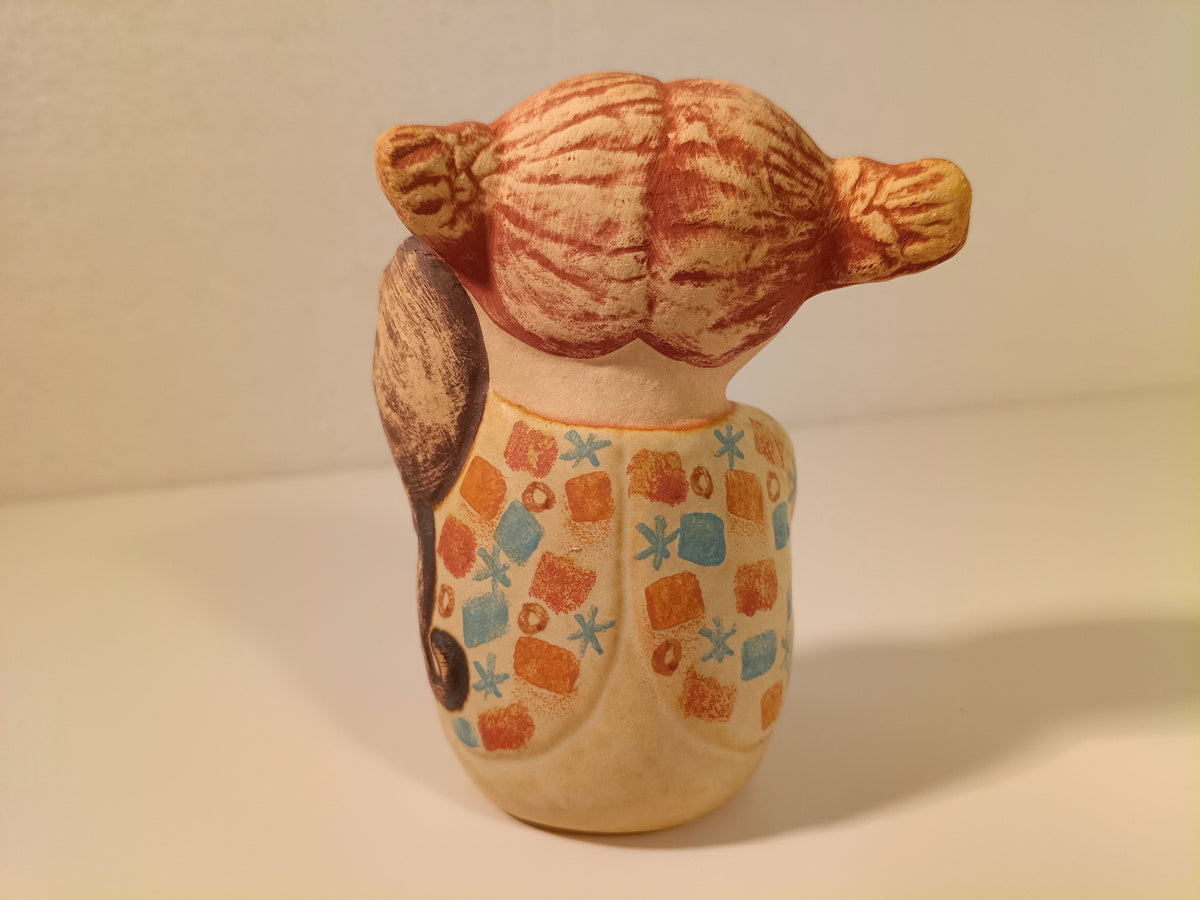 Lisa Larson Pippi Langstrømpe keramikfigur – set bagfra